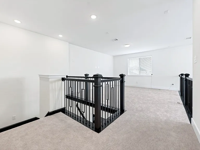 7340 Confetti Ln — Photo 32