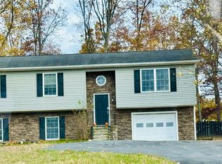 66 Timber Ridge Rd, Capon Bridge, WV 26711