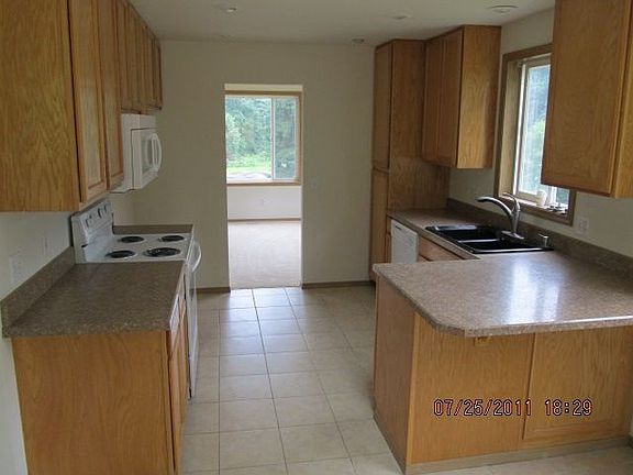4th image of 420 196th Avenue Ct E