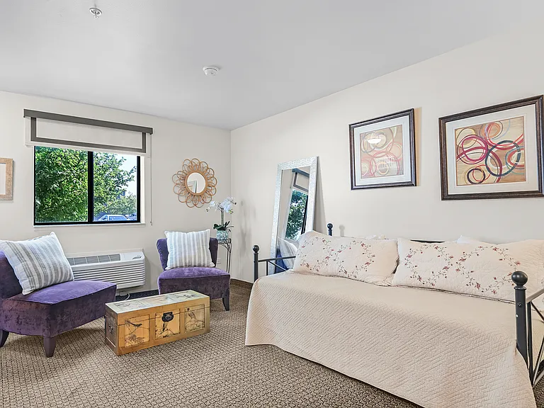Single bed furnished option