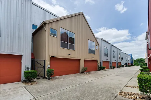 2605 Calumet St #13 Photo 1