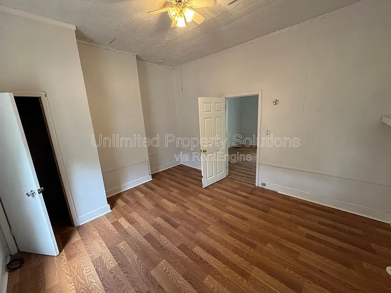 317 Queen St — Photo 7