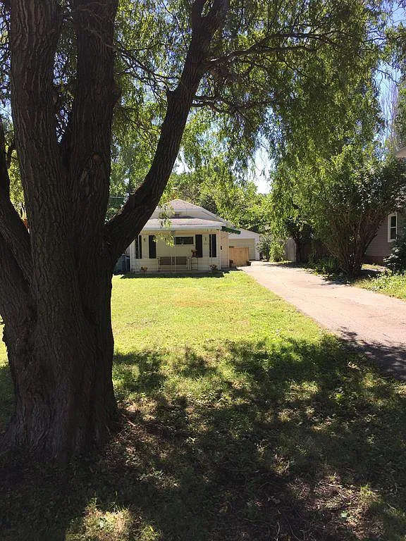 1 bed, 400 sqft, $675 — Photo 1