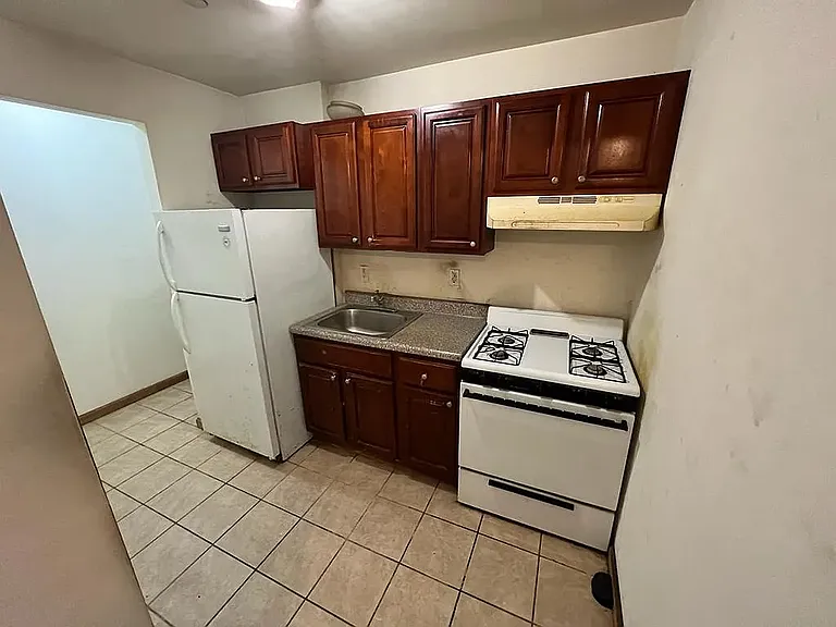 1344 Southern Blvd #2B — Photo 2