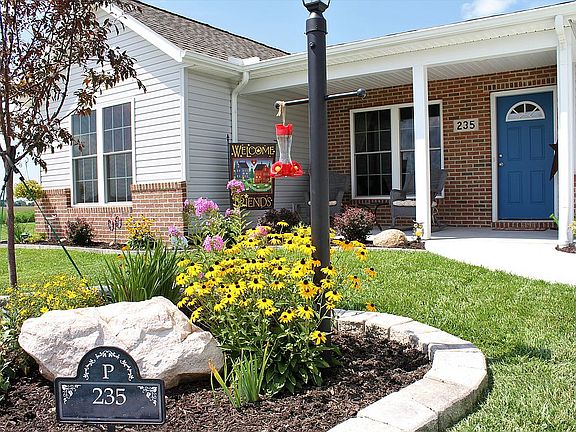 Lots of Perennials Fr & Back