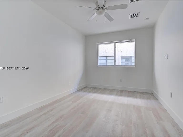 940 Michigan Ave #4 — Photo 5