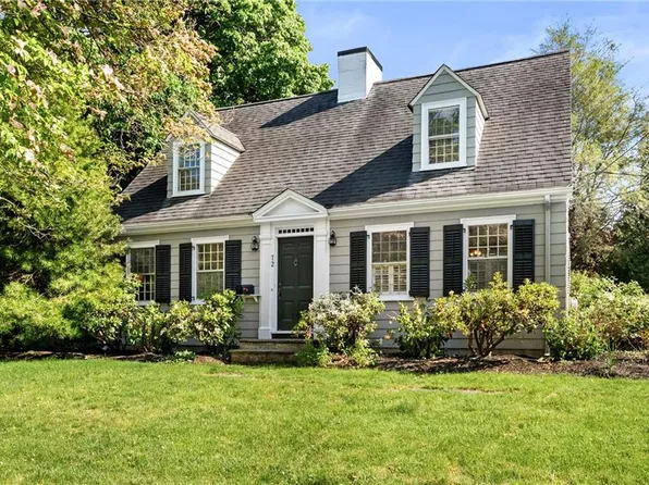 72 Ferry Ln, Barrington, RI 02806