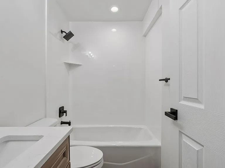 1016 E 900 S — Photo 18