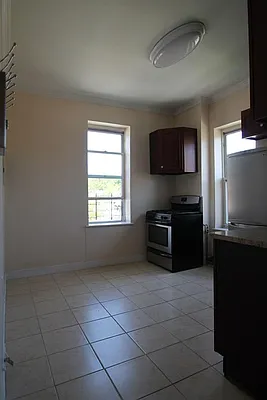 Rented by Space Marketing Shop | media 18