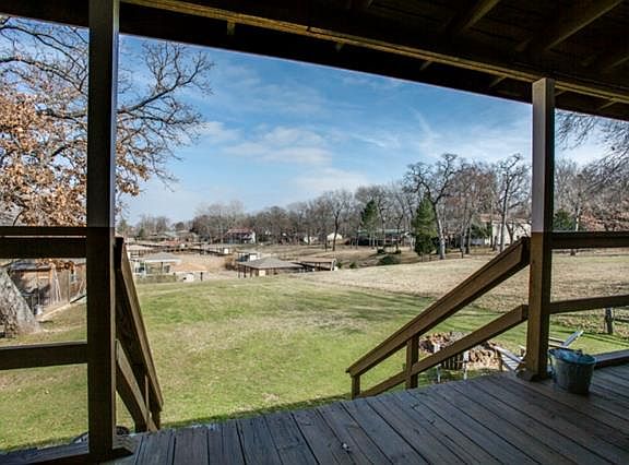 3rd image of 216 Knights Cir