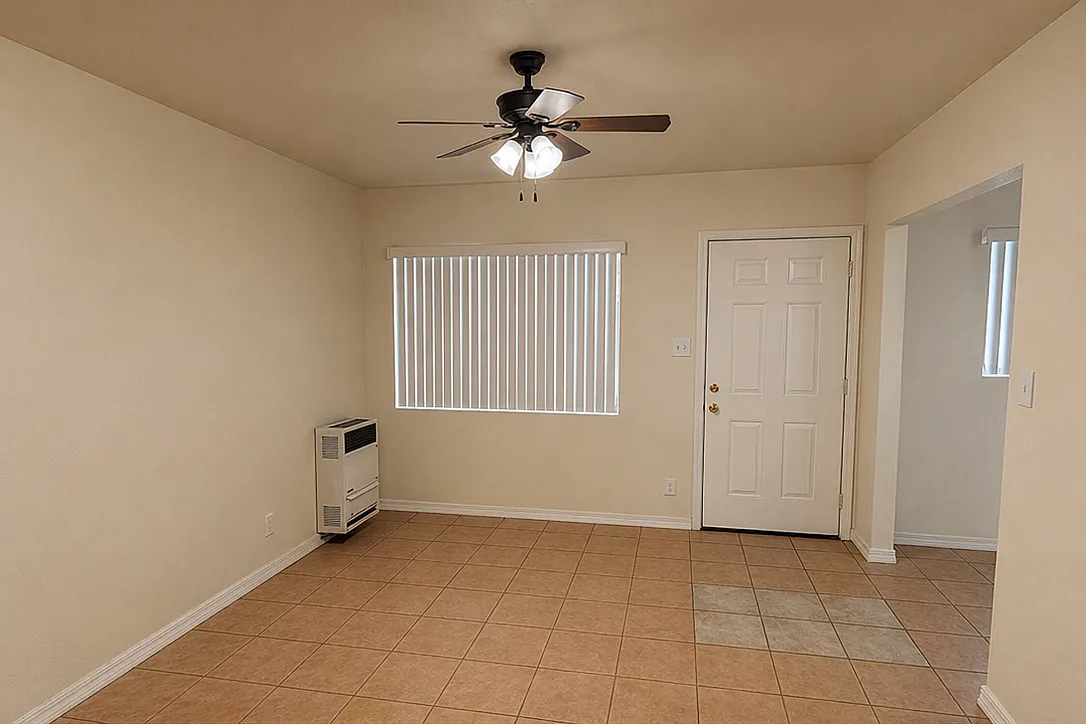 2 bed, 910 sqft, $2,700 — Photo 3