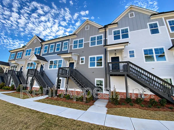 3779 Oxford Cir, Doraville, GA 30340