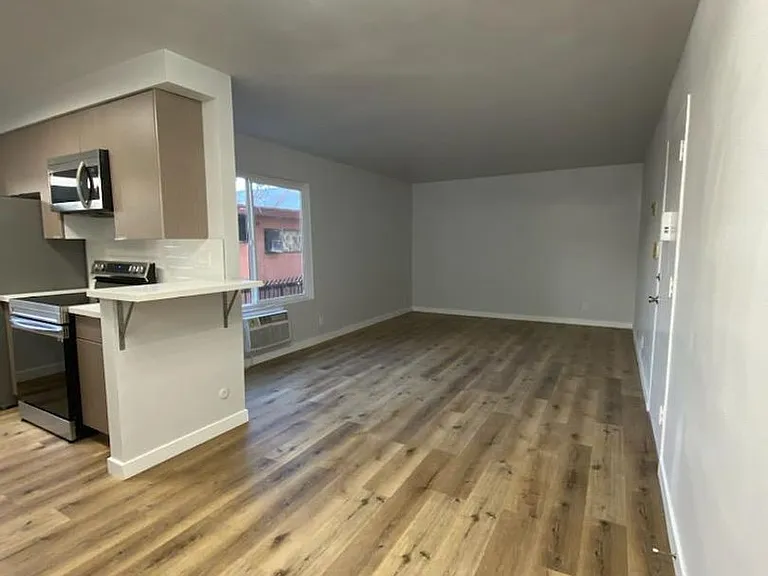 2515 Ocean View Ave — Photo 4