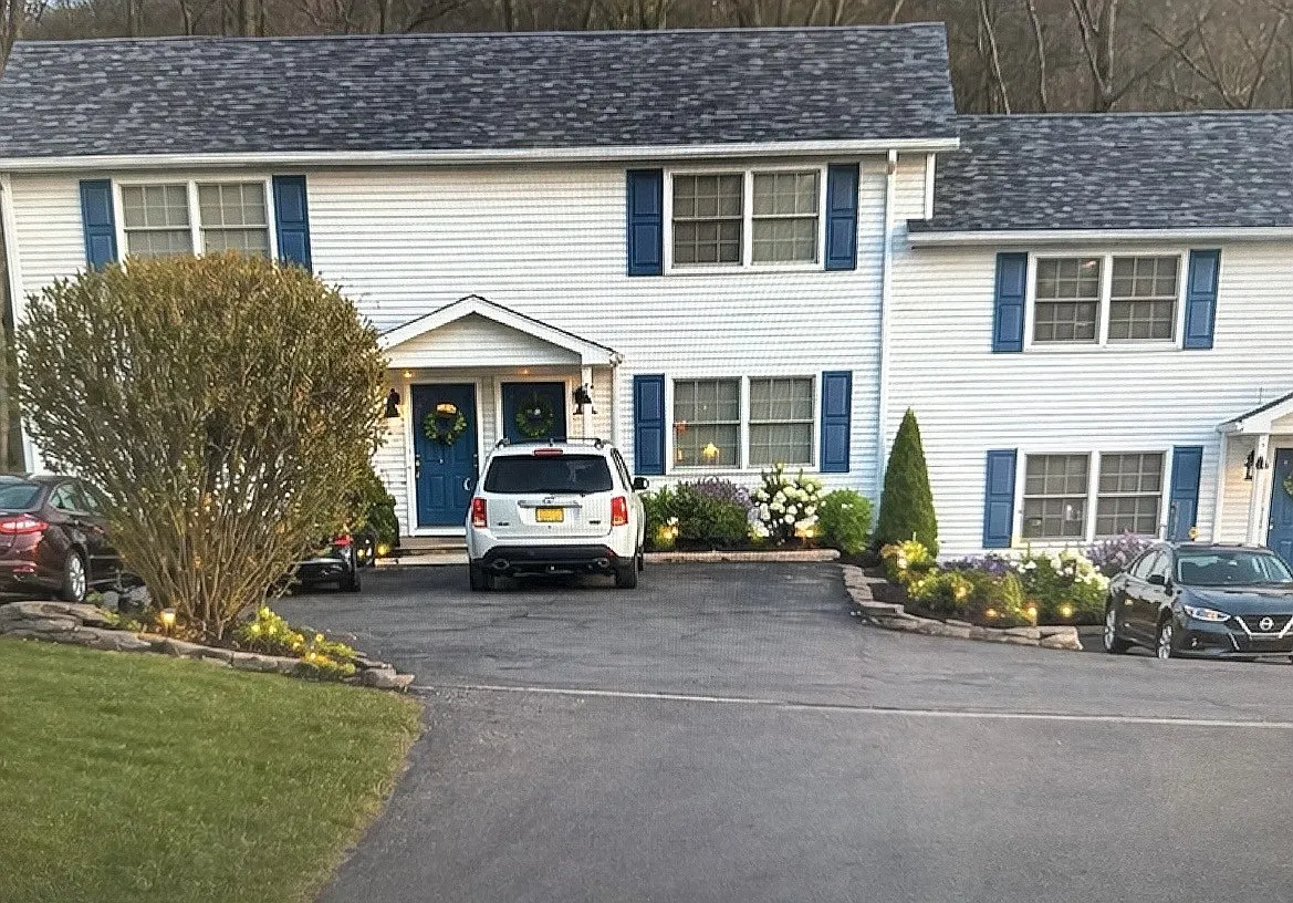 2 bed, 1.5 bath, 1200 sqft, $1,400 — Photo 1