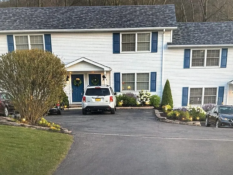11082 Creek Rd #B — Photo 1