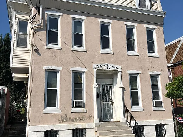 2666 Bridge St #1 — Photo 2