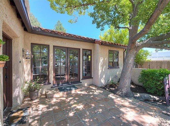 2nd image of 11015 Blix St