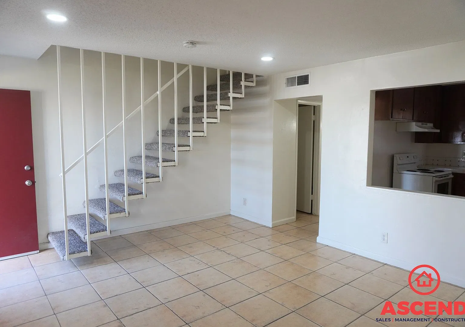 1400 Kern St — Photo 2