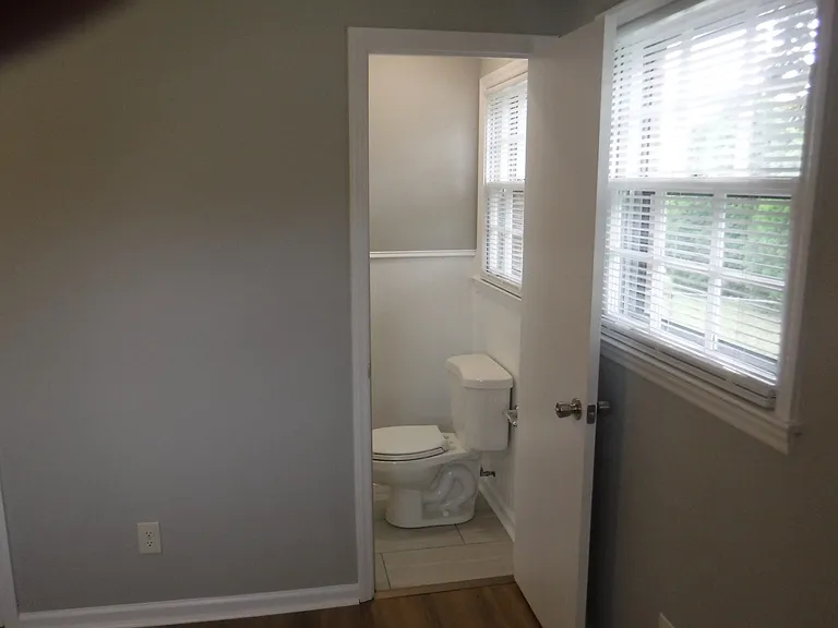2100 Thornfield Rd — Photo 19