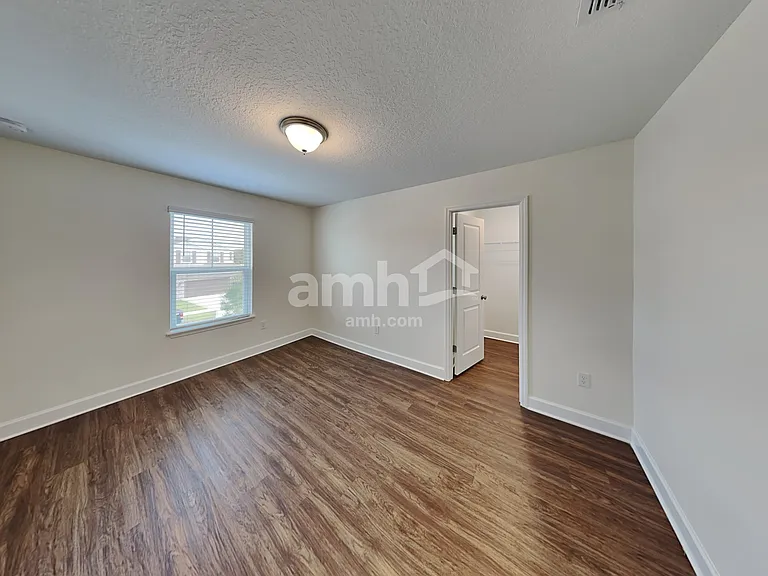 1018 Walden Pond Dr — Photo 26