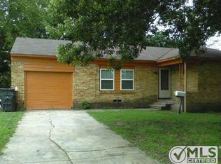 7836 Ravehill Ln, Dallas, TX 75227