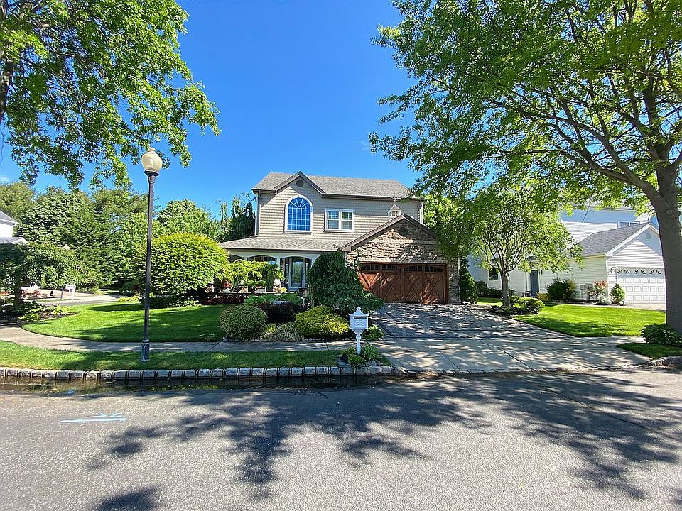 114 Robertson Place