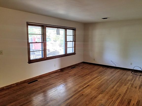 3rd image of 2123 N 32nd St