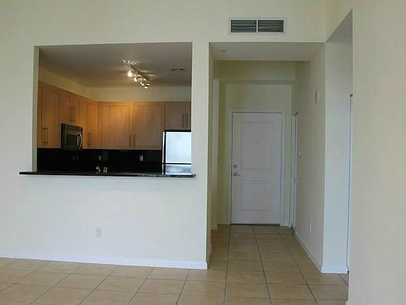 3rd image of 511 SE 5th Ave APT 1920