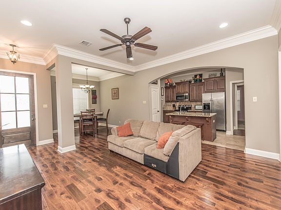 4th image of 220 Milton Estates Ln