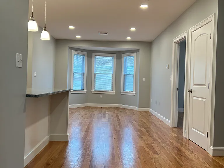 91 Francis St #3 — Photo 8