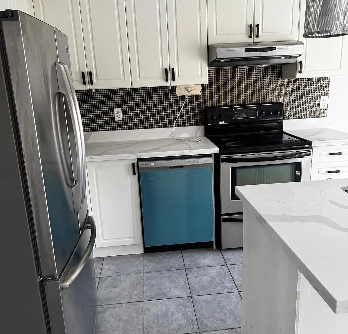 4 bed, $2,700 — Photo 4