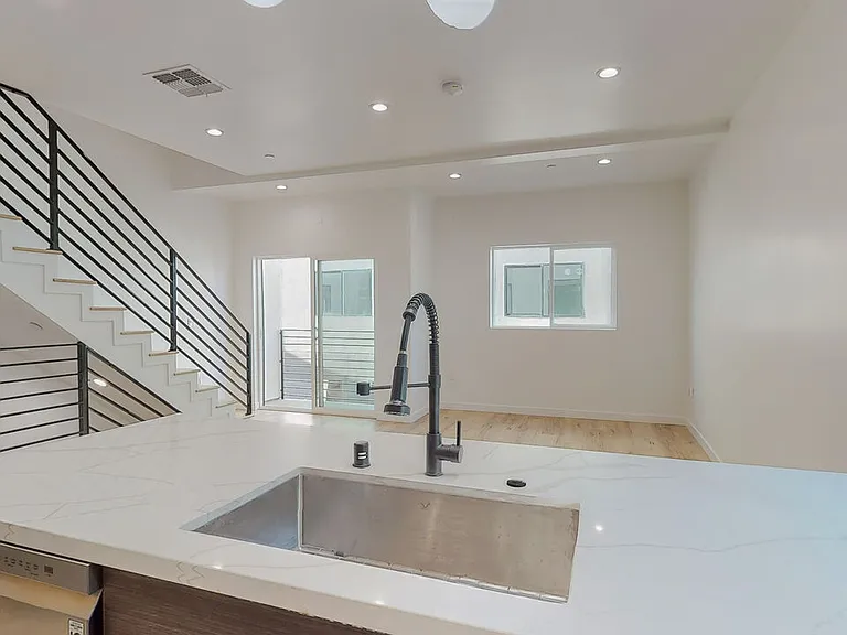 16012 Cantlay St #A — Photo 7