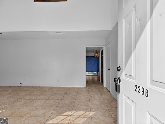 5th image of 217 Little River Rd