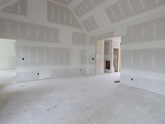 3rd image of 601 Montrose Dr #336-lot 336