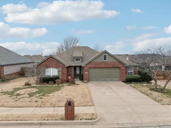 5208 Barr Dr, Sand Springs, OK 74063