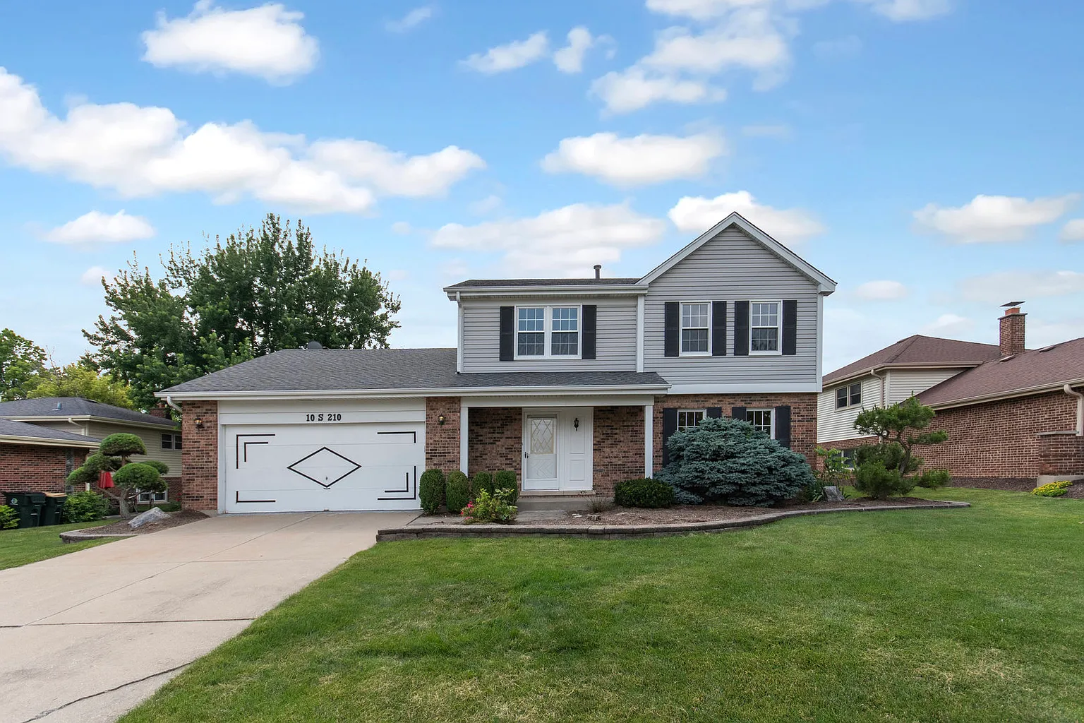 10S210 Havens Dr photo 1