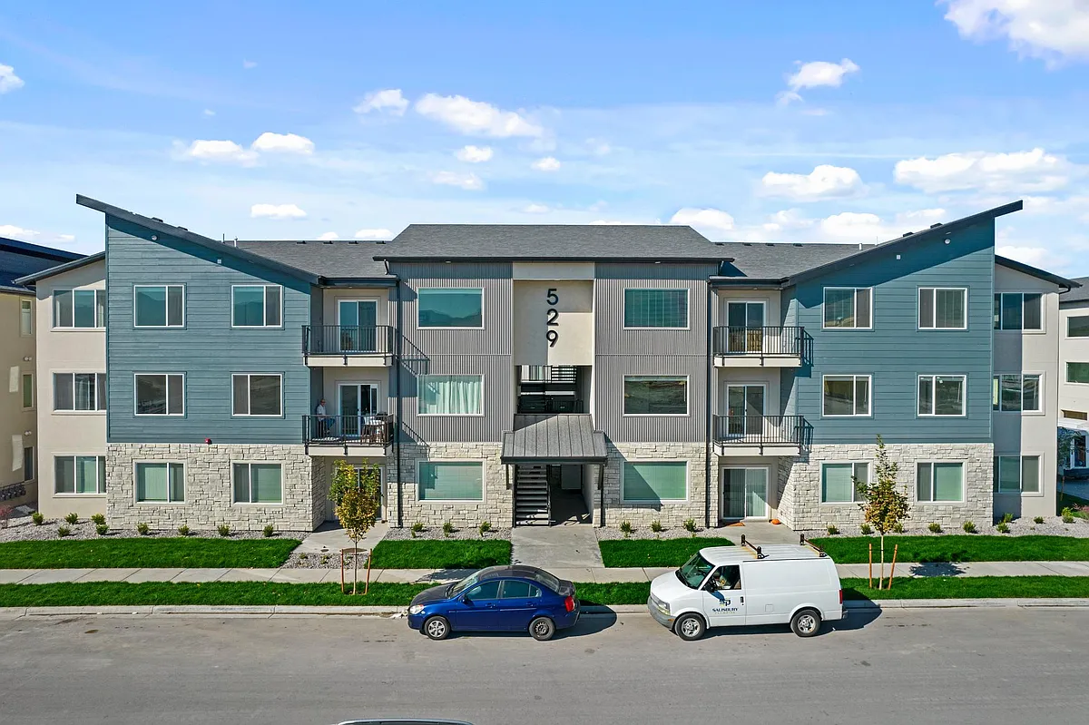 Building Photo - S 1020th St W