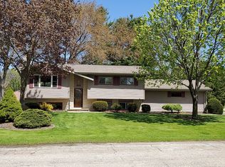 140 Lake Shore Ter, Beaver Dam, WI 53916