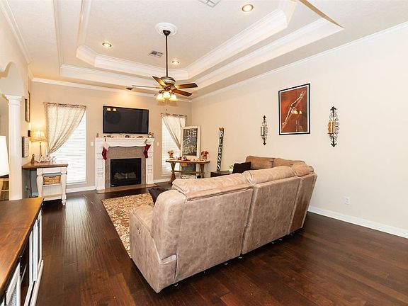 3rd image of 6235 Jenny Ln