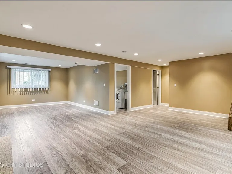 1415 E Fleming Dr S — Photo 32