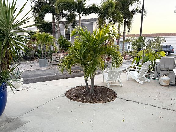 5th image of 11611 Dawn Cowrie Dr #323
