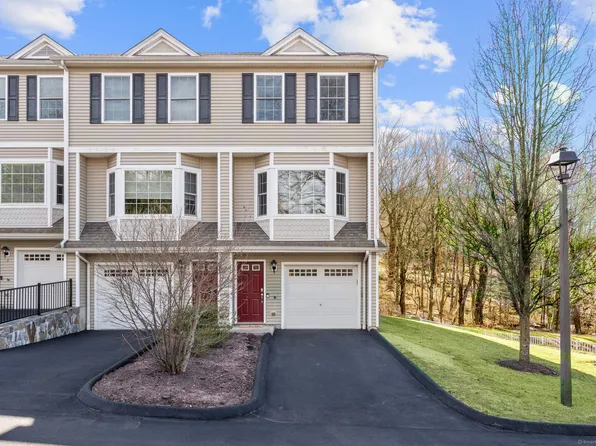 1 Summer Brook Way #1, Seymour, CT 06483