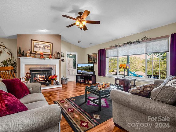 4th image of 650 New Village Dr