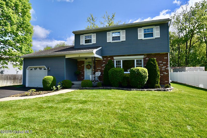 2nd image of 18 Greenridge Drive