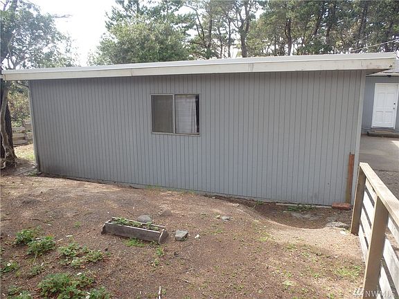 4th image of 1020 240th St