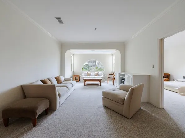 2499 Peachtree Rd NE APT 702, Atlanta, GA 30305