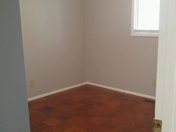 4th image of 328 W Townley St