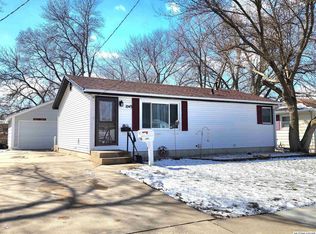 1043 8th St SW, Mason City, IA 50401
