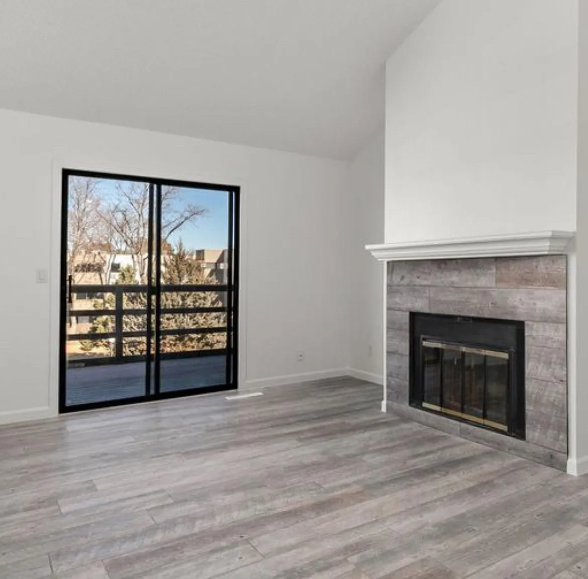 2 bed, 1380 sqft, $1,697 — Photo 1