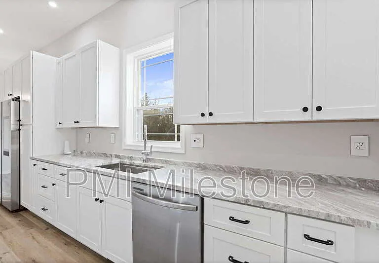 530 N 3rd St #A — Photo 12